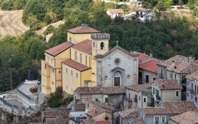 Illustrazione: chiesa dall alto